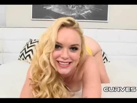 Blondie having a booty mindy deep 1 7